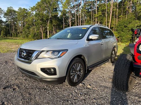 Used 2020 Nissan Pathfinder SL AWD/4WD image 1
