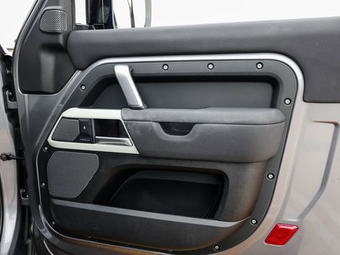 Used 2021 Land Rover Defender 90 X-Dynamic S image 26