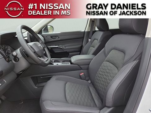 New 2026 Nissan Pathfinder SV image 9