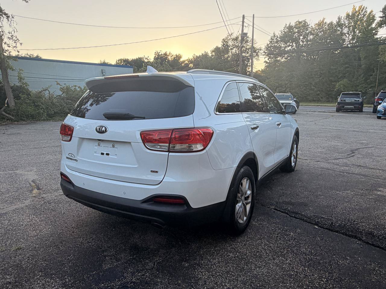 Used 2017 Kia Sorento AWD w/ LX Convenience Package image 7