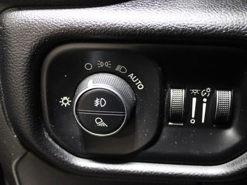 Used 2019 RAM 1500 Laramie image 37