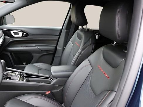 New 2026 Jeep Compass Trailhawk w/ Sun, Sound & Navigation Group image 12