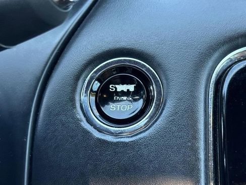 Used 2012 Jaguar XJ image 41