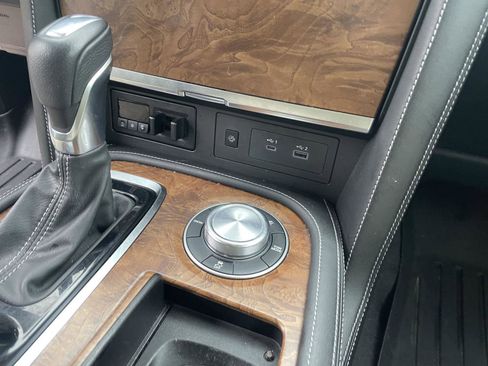 Used 2022 Nissan Armada SL w/ Captain's Chairs Package AWD/4WD image 18