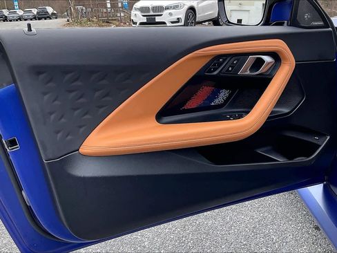 Used 2024 BMW M2 w/ Lighting Package image 21