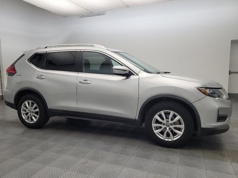 Used 2017 Nissan Rogue SV image 11