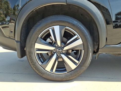 Used 2023 Nissan Rogue SL w/ SL Premium Package FWD image 20