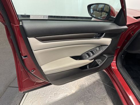 Used 2019 Honda Accord LX image 10