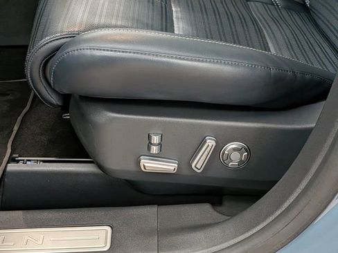 Certified 2025 Lincoln Nautilus Reserve image 17