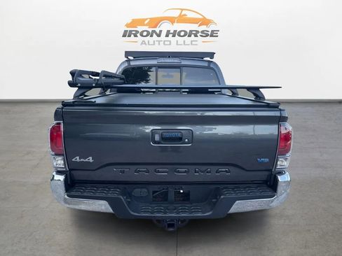 Used 2017 Toyota Tacoma SR5 w/ Tow Package AWD/4WD image 6