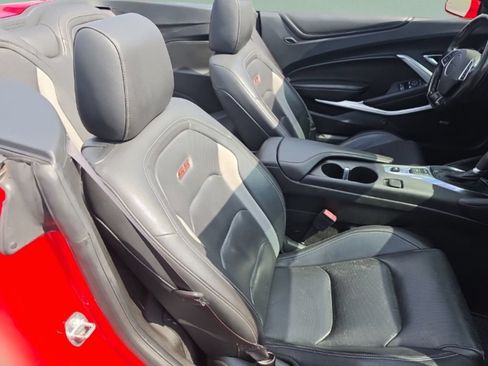 Used 2020 Chevrolet Camaro SS RWD image 32