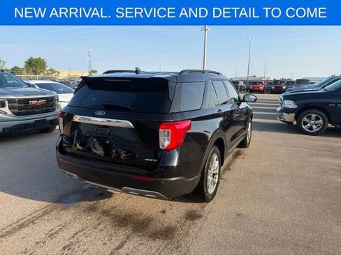 Used 2022 Ford Explorer XLT w/ Equipment Group 202A AWD/4WD image 9