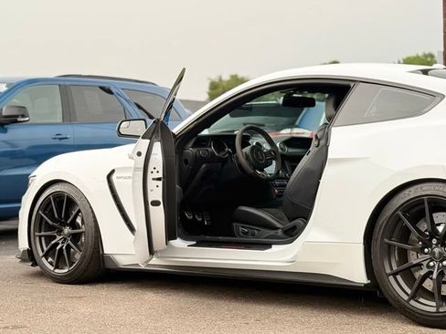 Used 2016 Ford Mustang Shelby GT350 w/ Technology Package RWD image 63