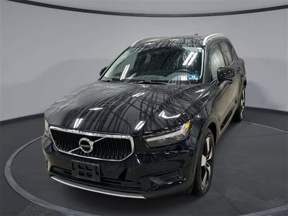Used 2020 Volvo XC40 T5 Momentum