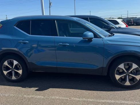 Used 2023 Volvo XC40 B5 Plus w/ Driver Assist Package AWD/4WD image 4