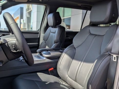 New 2026 Jeep Grand Wagoneer 4WD w/ Premium Group I image 19