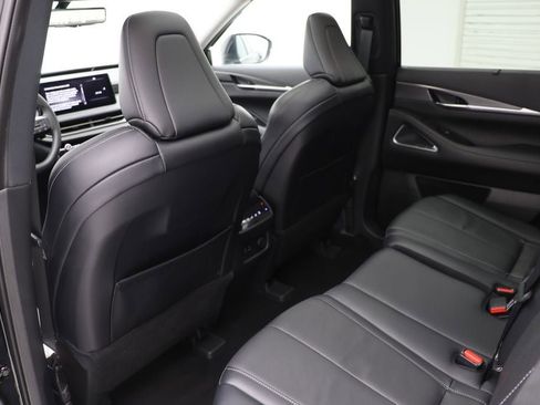 Used 2023 INFINITI QX60 Luxe w/ Vision Package image 9