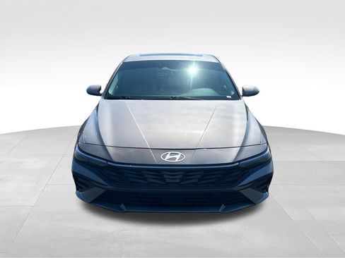 Used 2024 Hyundai Elantra Limited FWD image 8