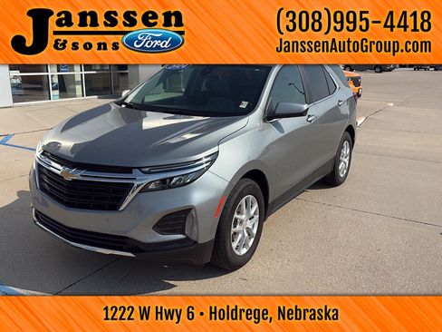 Used 2024 Chevrolet Equinox LT FWD image 2