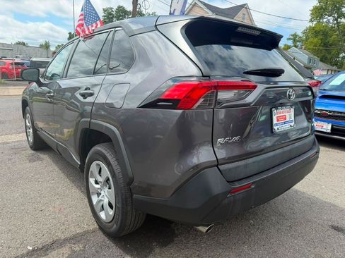 Used 2022 Toyota RAV4 LE AWD/4WD image 8