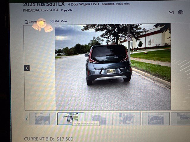 Used 2025 Kia Soul LX w/ LX Technology Package FWD image 16