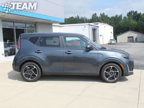 Used 2023 Kia Soul EX FWD image 3