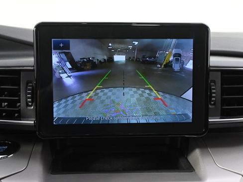 Used 2023 Ford Explorer XLT w/ Equipment Group 202A AWD/4WD image 30