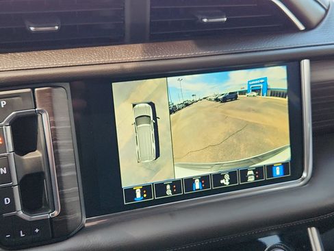 Used 2022 GMC Yukon XL Denali w/ Denali Ultimate Package AWD/4WD image 20