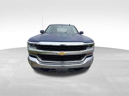 Used 2018 Chevrolet Silverado 1500 LT w/ All Star Edition AWD/4WD image 3