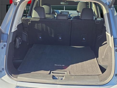 Used 2026 Nissan Rogue SV w/ SV Premium Package image 10