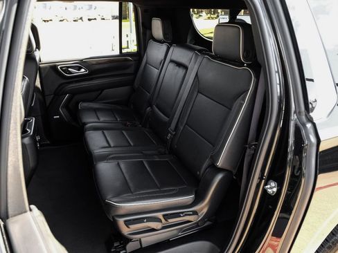 Used 2024 Chevrolet Suburban Premier image 41