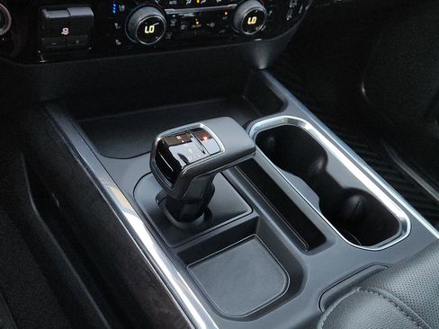 Used 2022 Chevrolet Silverado 1500 LTZ w/ Z71 Off-Road Package image 22