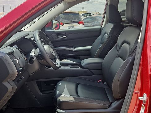 Used 2024 Nissan Pathfinder SL FWD image 19