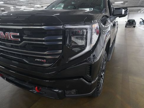 Certified 2025 GMC Sierra 1500 AT4 w/ AT4 Premium Package AWD/4WD image 22