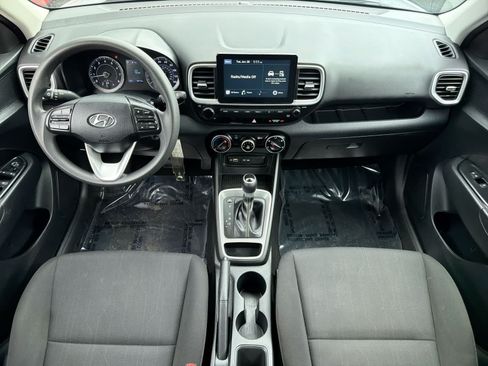 Used 2022 Hyundai Venue SE FWD image 16