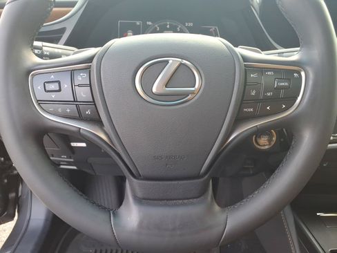 Certified 2025 Lexus ES 350 w/ Premium Package FWD image 19