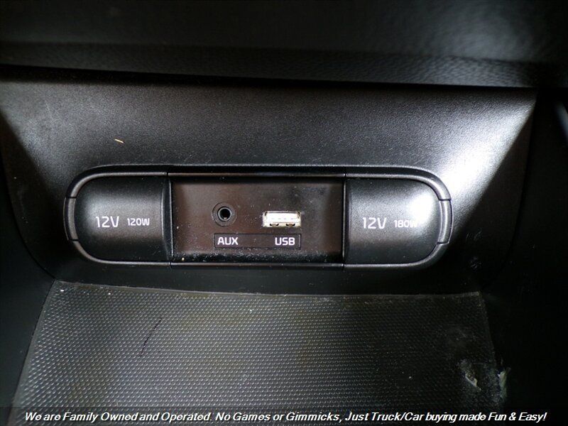 Used 2016 Kia Soul FWD image 31