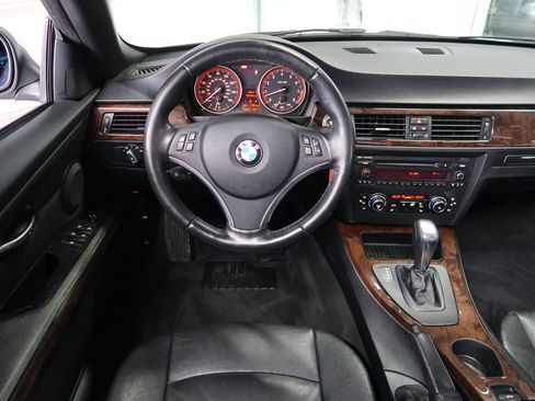Used 2011 BMW 328i Convertible RWD image 13