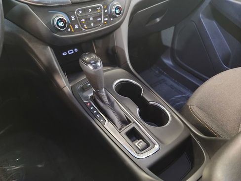 Used 2021 Chevrolet Equinox LT image 16