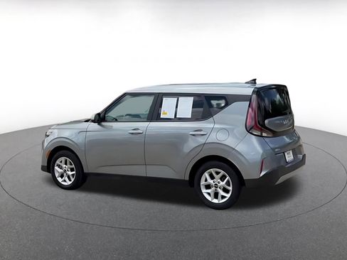 Used 2025 Kia Soul LX w/ LX Technology Package FWD image 10