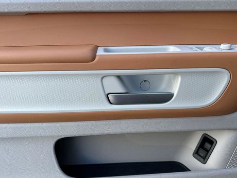 New 2025 Volkswagen ID. Buzz 1st Edition image 10