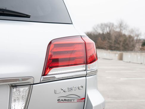 Used 2014 Lexus LX 570 4WD image 51