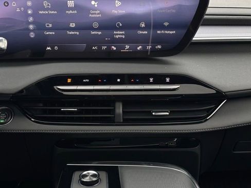 New 2026 Buick Enclave Sport Touring w/ Power Package FWD image 32