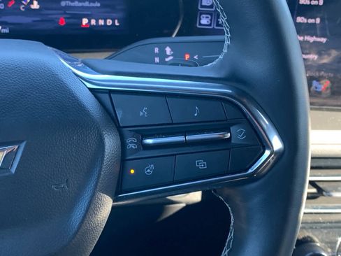 Used 2025 Chevrolet Traverse LT image 20