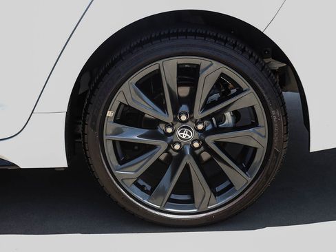 Certified 2025 Toyota Corolla SE w/ Convenience Package FWD image 9