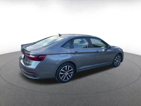 Used 2025 Volkswagen Jetta SE image 14