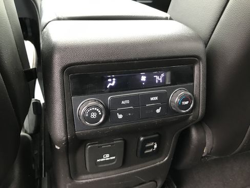 Used 2018 GMC Acadia Denali image 30