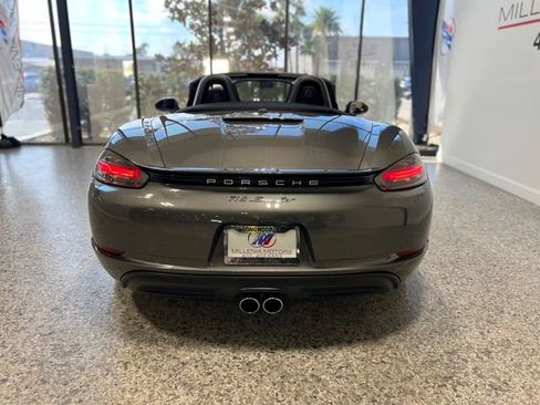 Used 2017 Porsche 718 Boxster image 6