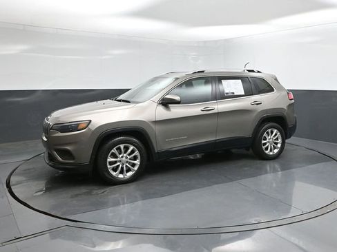 Used 2019 Jeep Cherokee Latitude w/ Popular Appearance Group FWD image 29