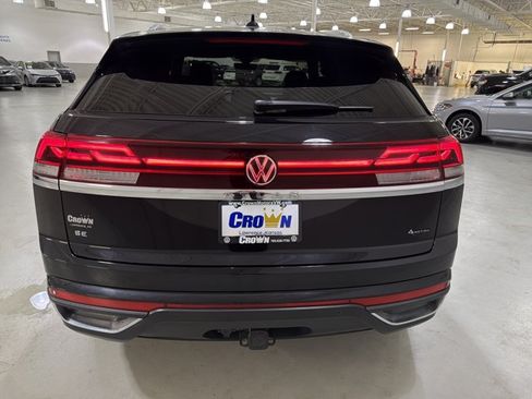 Certified 2024 Volkswagen Atlas Cross Sport SE AWD/4WD image 7